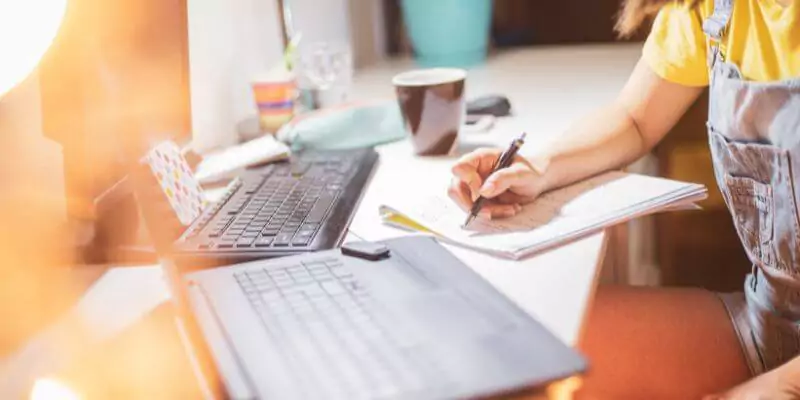 woman studying course at laptop